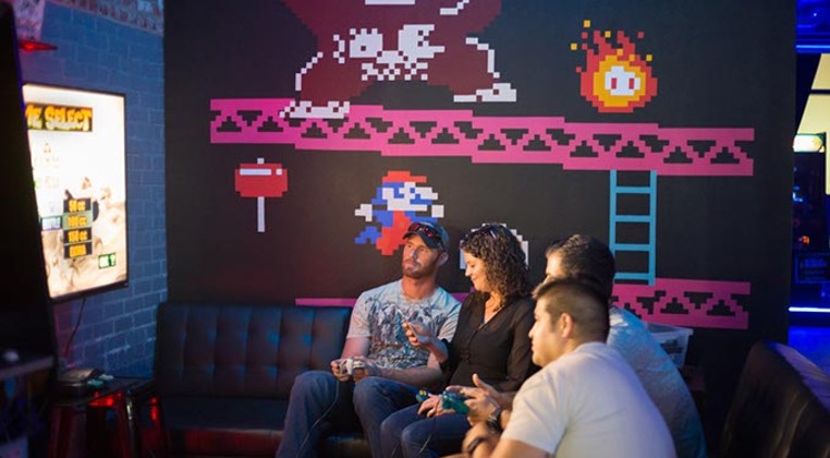&#145;Two-thousand zero-zero, party over, whoops out of time&#146; at FlashBack RetroPub's NYE event